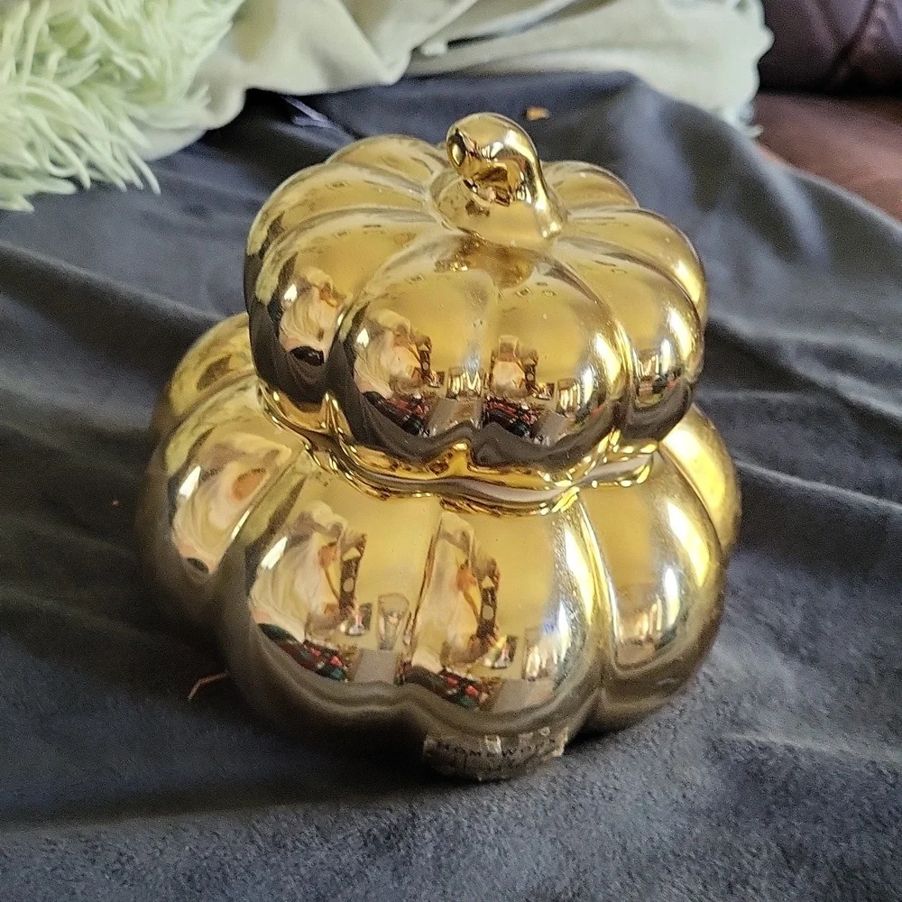 Homeworx by Harry Slatkin metalic gold candle holder